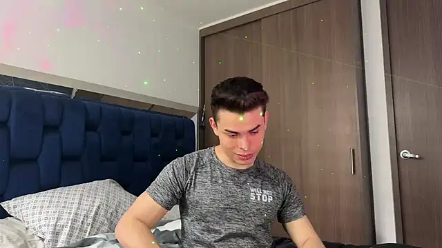 alejooo twink online show from 13, 2, 2025