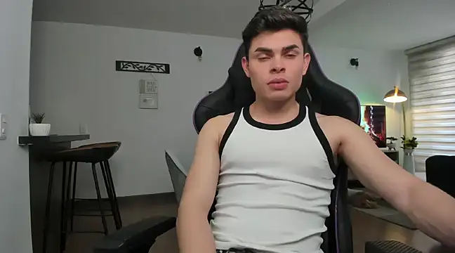 alejooo twink online show from 24, 2, 2025