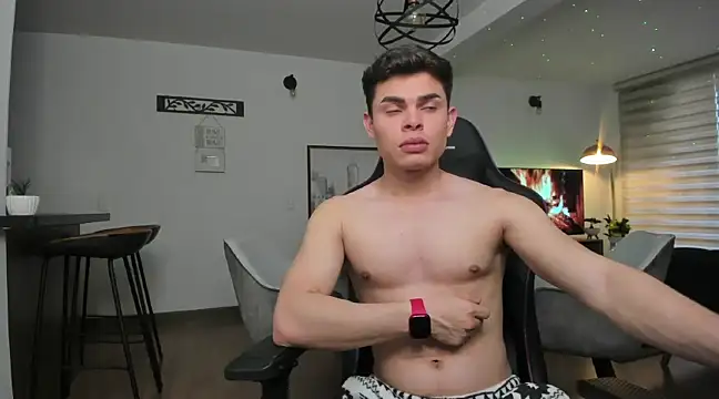 alejooo twink online show from 24, 2, 2025