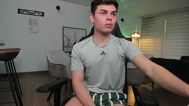 alejooo twink online show from 27, 2, 2025