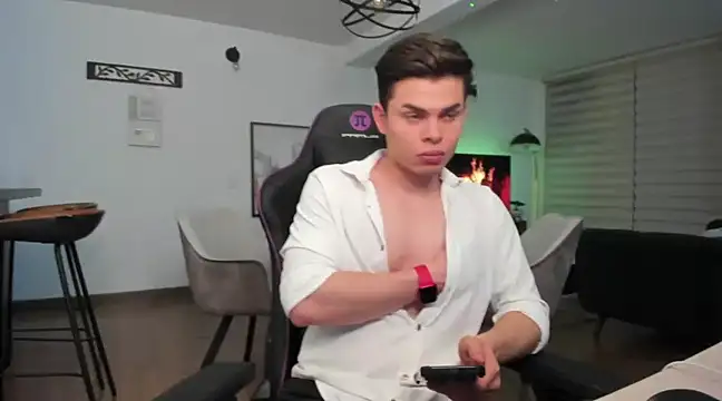 alejooo twink online show from 5, 3, 2025