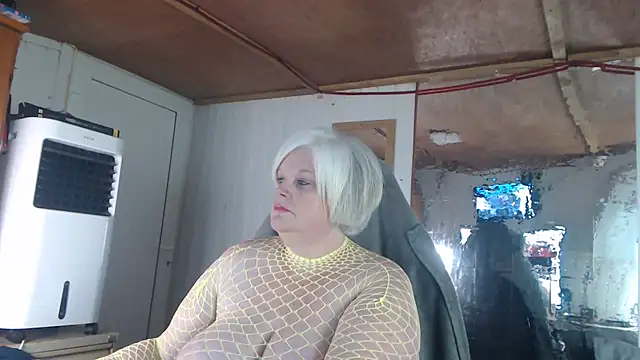Snapshot of sexychazza16 chatting on 24, 9, 2025 sexychazza16 online show from 24, 9, 2025