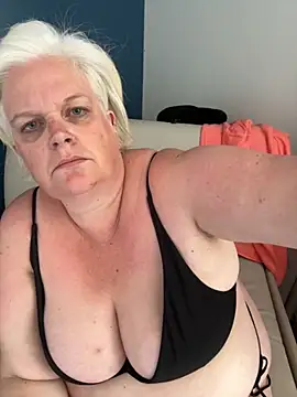 Snapshot of sexychazza16 chatting on 4, 10, 2025 sexychazza16 online show from 4, 10, 2025