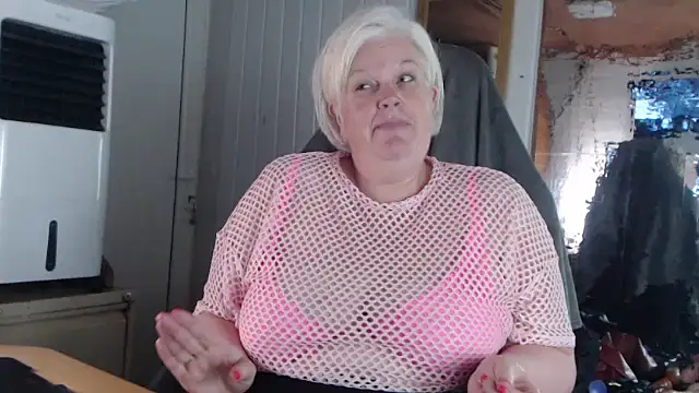 Snapshot of sexychazza16 chatting on 15, 10, 2025 sexychazza16 online show from 15, 10, 2025