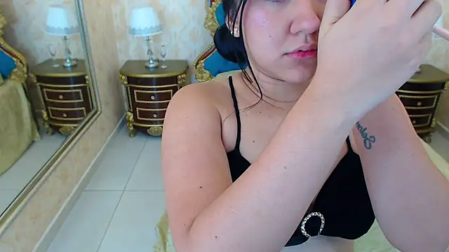 Snapshot of PamelaTomson chatting on 17, 11, 2025 PamelaTomson online show from 17, 11, 2025