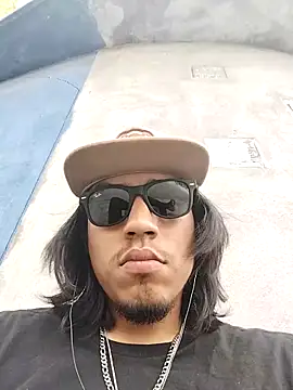 AlexAlejandro13 online show from 1, 4, 2026