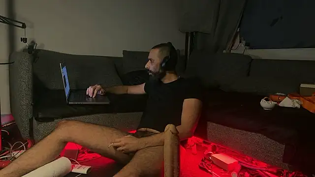 Snapshot of Alphapigbln chatting on 8, 1, 2026 Alphapigbln online show from 8, 1, 2026