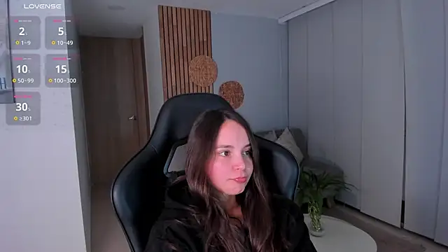 Snapshot of AnnieHallX chatting on 11, 10, 2025 AnnieHallX online show from 11, 10, 2025