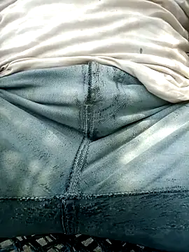 Snapshot of FinableKnee chatting on 20, 9, 2025 FinableKnee online show from 20, 9, 2025