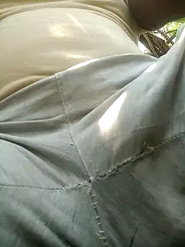 Snapshot of FinableKnee chatting on 25, 9, 2025 FinableKnee online show from 25, 9, 2025