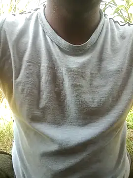 Snapshot of FinableKnee chatting on 11, 10, 2025 FinableKnee online show from 11, 10, 2025