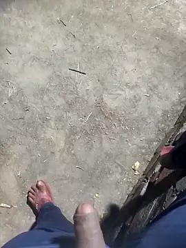 Snapshot of FinableKnee chatting on 22, 10, 2025 FinableKnee online show from 22, 10, 2025