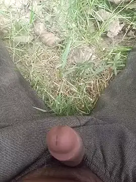 Snapshot of FinableKnee chatting on 25, 10, 2025 FinableKnee online show from 25, 10, 2025