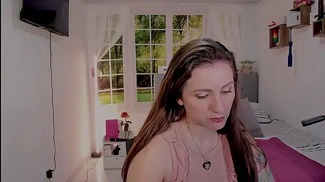 vanessabrown  online show from 14, 5, 2026
