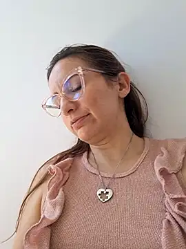 vanessabrown  online show from 27, 6, 2026