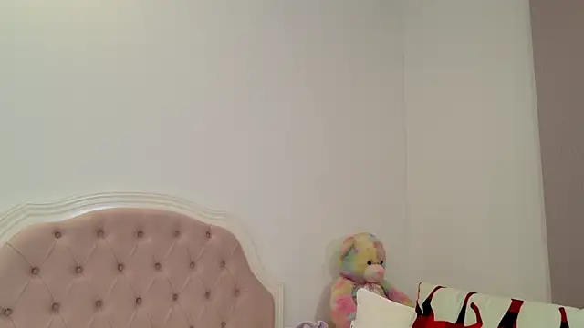 Snapshot of Sensualtease chatting on 4, 1, 2025 Sensualtease online show from 4, 1, 2025