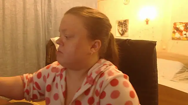 Snapshot of Janiffer_MiMi chatting on 6, 12, 2024 Janiffer MiMi online show from 6, 12, 2024