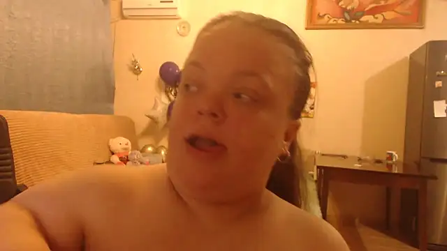 Snapshot of Janiffer_MiMi chatting on 1, 1, 2025 Janiffer MiMi online show from 1, 1, 2025