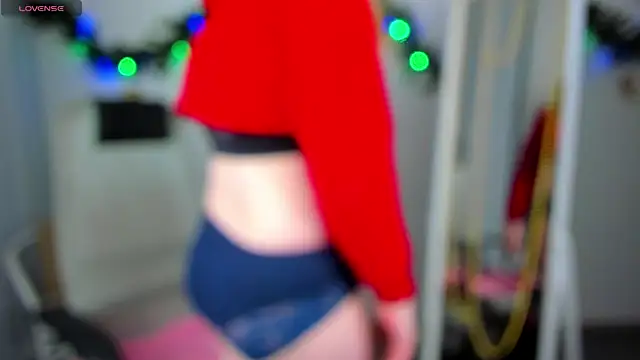 Snapshot of Vivian_cutie chatting on 7, 12, 2024 Vivian cutie online show from 7, 12, 2024