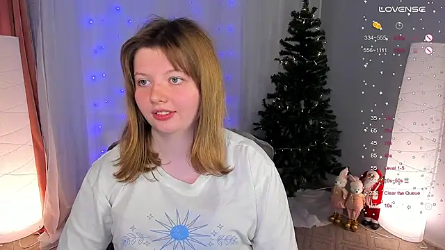 Snapshot of Vivian_cutie chatting on 13, 12, 2024 Vivian cutie online show from 13, 12, 2024