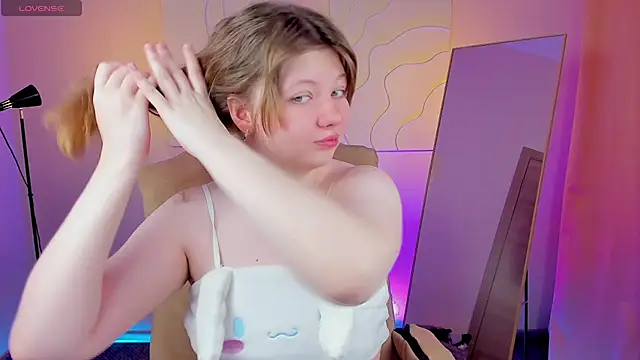 Snapshot of Vivian_cutie chatting on 8, 2, 2025 Vivian cutie online show from 8, 2, 2025
