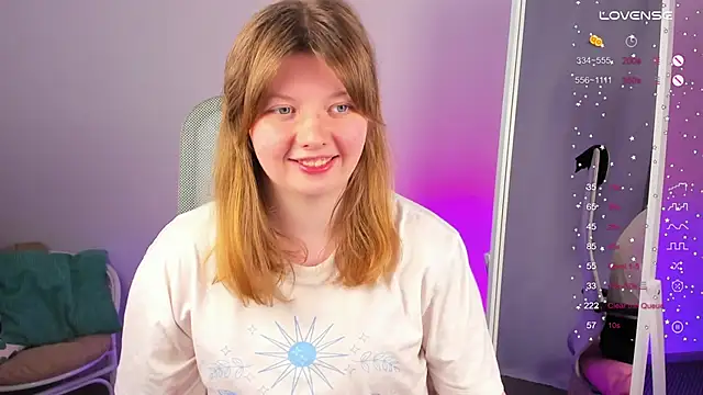 Snapshot of Vivian_cutie chatting on 5, 3, 2025 Vivian cutie online show from 5, 3, 2025
