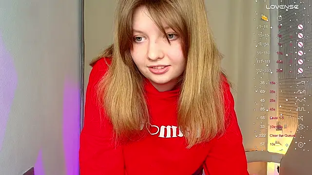 Snapshot of Vivian_cutie chatting on 9, 3, 2025 Vivian cutie online show from 9, 3, 2025