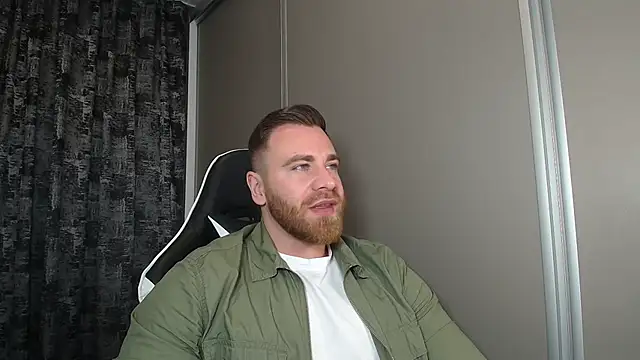 Snapshot of Thori92 chatting on 22, 11, 2025 Thori92 online show from 22, 11, 2025