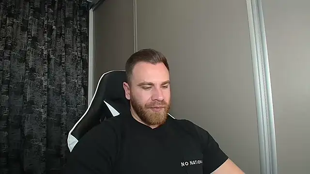 Snapshot of Thori92 chatting on 26, 11, 2025 Thori92 online show from 26, 11, 2025