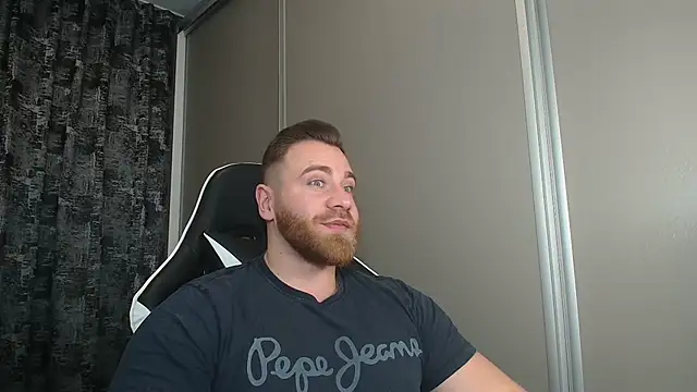 Snapshot of Thori92 chatting on 5, 12, 2025 Thori92 online show from 5, 12, 2025