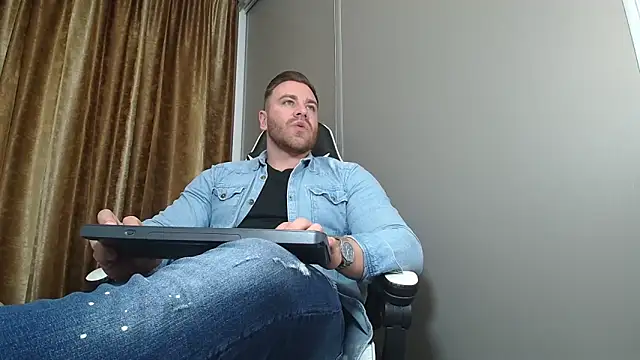 Snapshot of Thori92 chatting on 22, 12, 2025 Thori92 online show from 22, 12, 2025