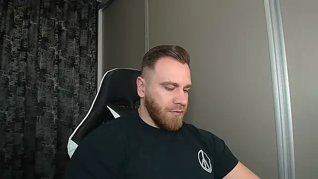 Snapshot of Thori92 chatting on 15, 2, 2026 Thori92 online show from 15, 2, 2026