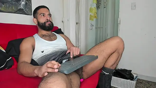 Snapshot of sweatyhairypig23 chatting on 11, 1, 2026 sweatyhairypig23 online show from 11, 1, 2026