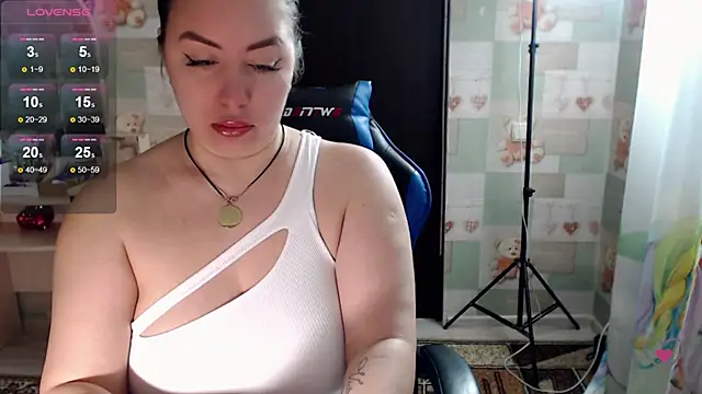 Snapshot of Korolek12 chatting on 23, 10, 2025 Korolek12 online show from 23, 10, 2025