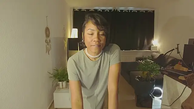 Snapshot of Therainqueen chatting on 13, 1, 2026 Therainqueen online show from 13, 1, 2026