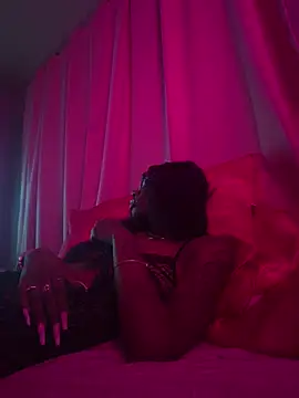 Snapshot of Farrah_Owens chatting on 5, 3, 2025 Farrah Owens online show from 5, 3, 2025