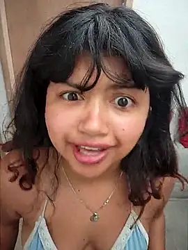 Peach Girll online show from 24, 1, 2025