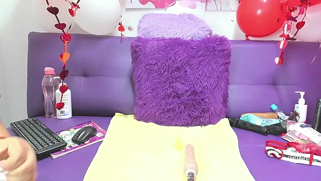 Snapshot of Cloe_35 chatting on 12, 2, 2025 Cloe 35 online show from 12, 2, 2025