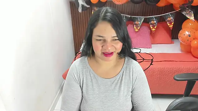 Snapshot of Cloe_35 chatting on 22, 10, 2025 Cloe 35 online show from 22, 10, 2025