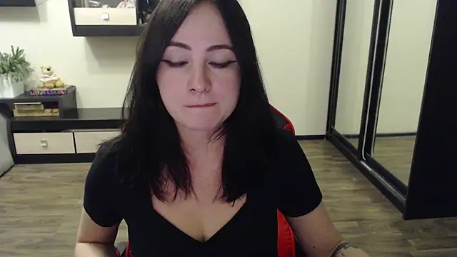 Laralianna online show from 11, 10, 2025