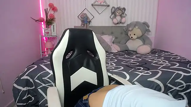 Snapshot of cum_bigass chatting on 12, 3, 2026 cum bigass online show from 12, 3, 2026