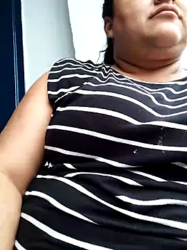 Snapshot of Monseratte21 chatting on 1, 2, 2025 Monseratte21 online show from 1, 2, 2025