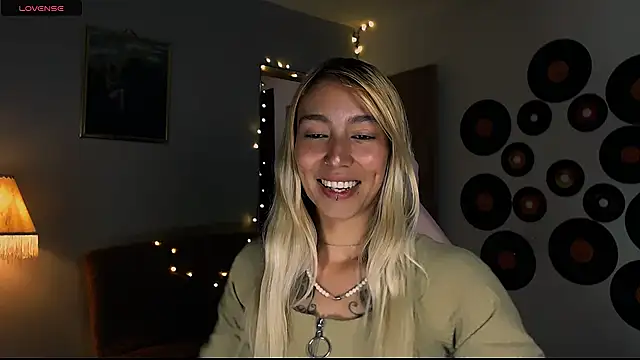 Saucy Jenn online show from 1, 3, 2025