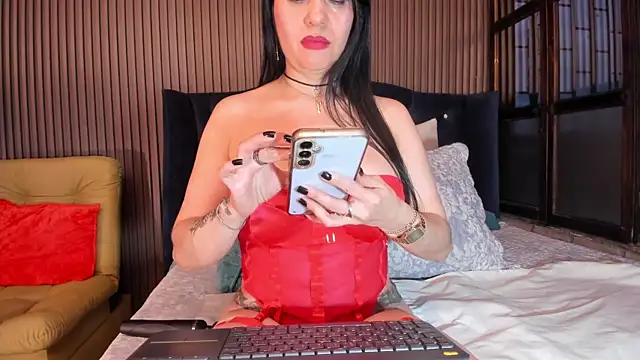 JuliaDawson  online show from 21, 10, 2025