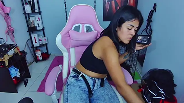 Snapshot of Hannah-grace chatting on 22, 10, 2025 Hannah-grace online show from 22, 10, 2025