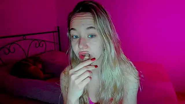 Snapshot of SexyCocobutt chatting on 9, 1, 2025 SexyCocobutt online show from 9, 1, 2025