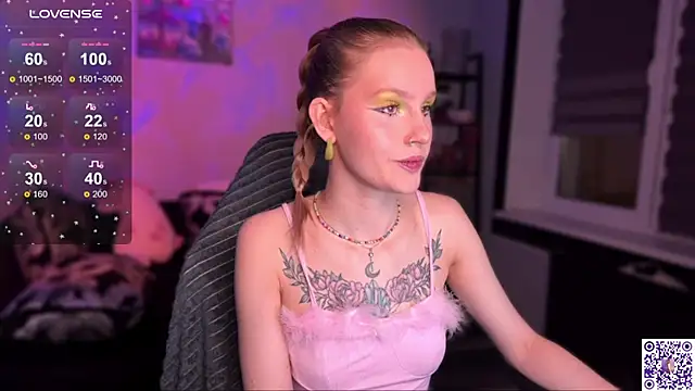 Chanel Gill online show from 21, 11, 2025