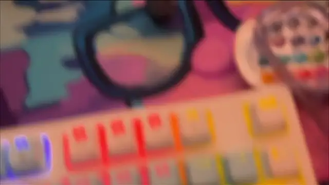 Chanel Gill online show from 14, 12, 2025