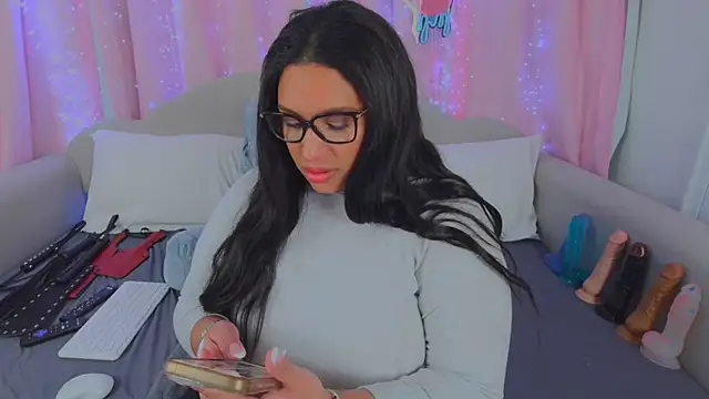 MeghanXO online show from 13, 12, 2024