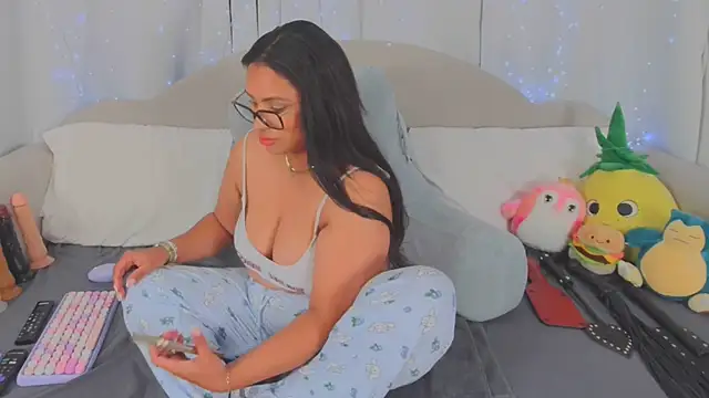 Snapshot of MeghanXO chatting on 25, 6, 2026 MeghanXO online show from 25, 6, 2026